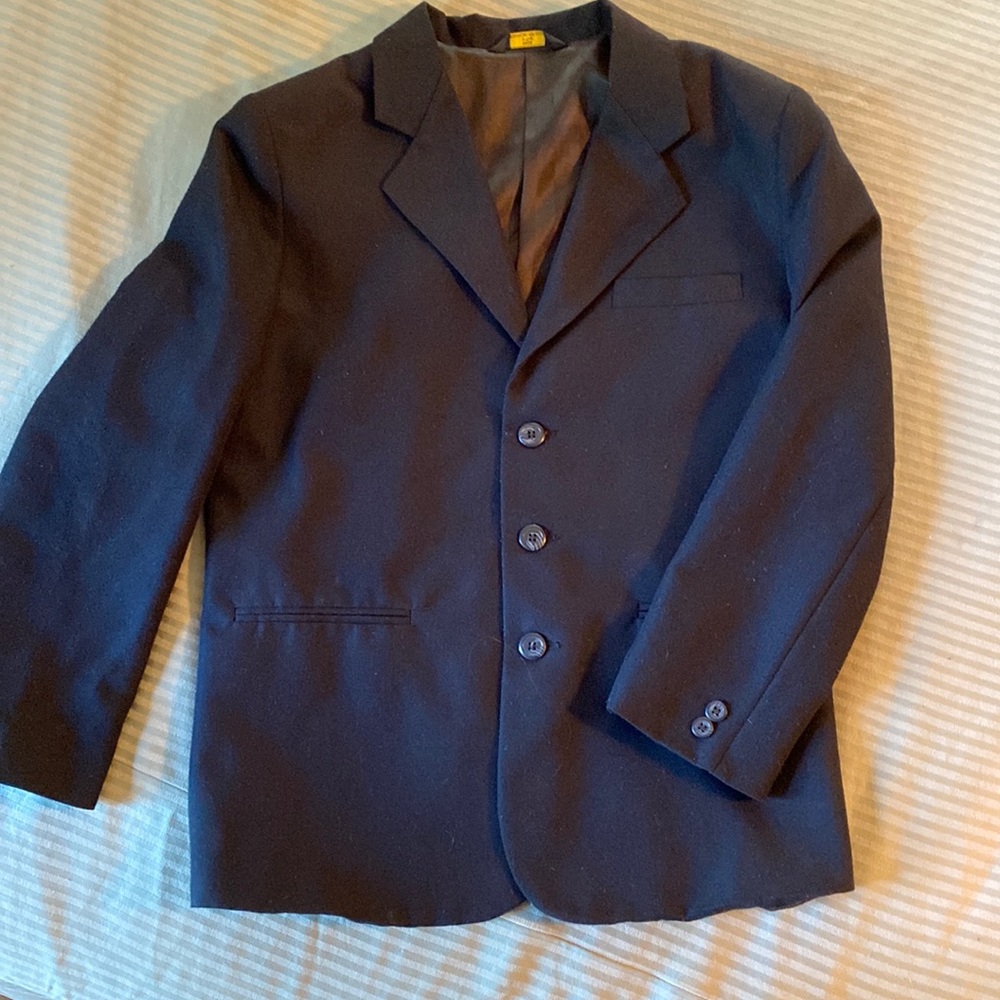 Dillards Class Club Black 3 Buttoned Single Breasted Blazer.